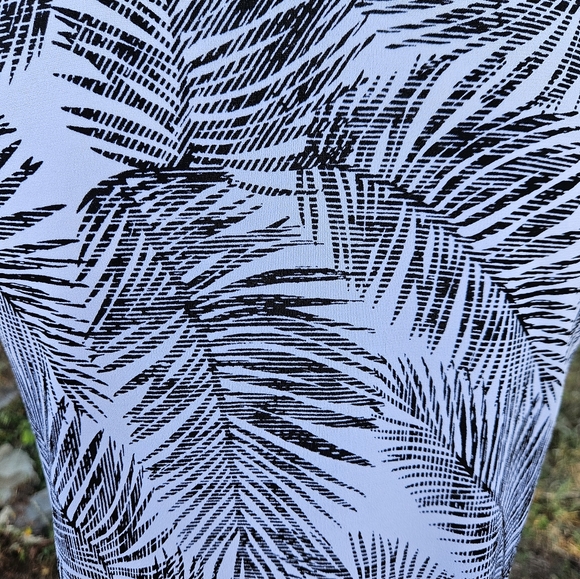 WHBM Palm Wrap Top - Picture 6 of 10